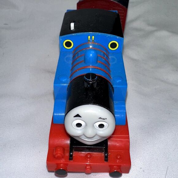 Thomas the Train Trackmaster Motorized Tank Engine Friends #1 2009 & Cargo Car - Picture 1 of 11